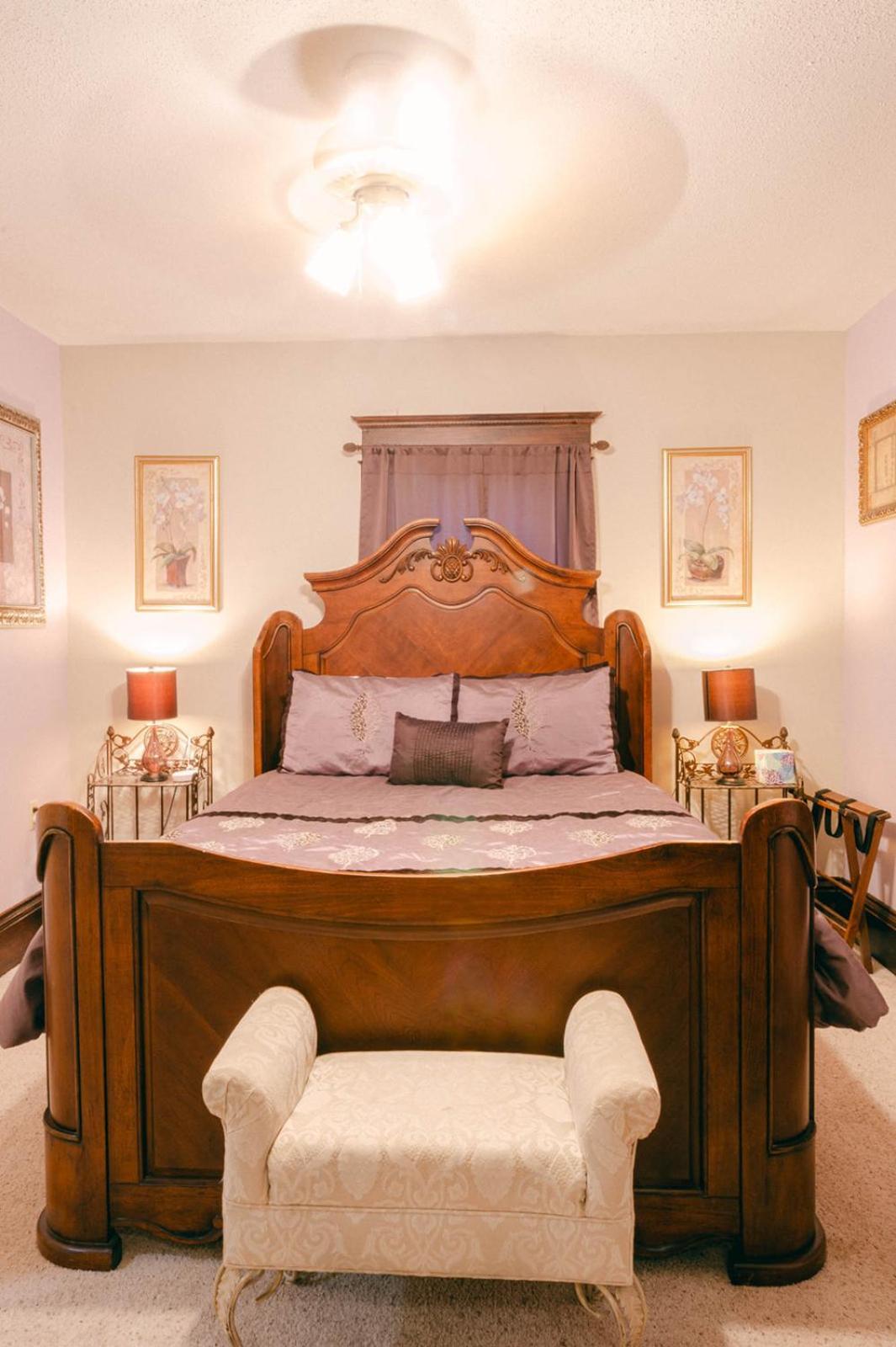 The Wolf Manor Bed & Breakfast Ellinwood Exterior foto