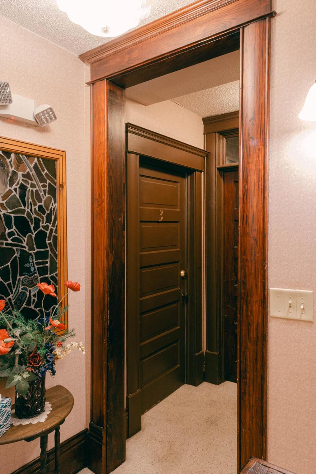 The Wolf Manor Bed & Breakfast Ellinwood Exterior foto